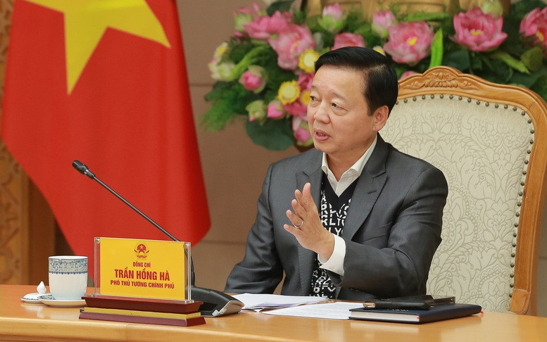 Phó Thủ tướng Trần Hồng Hà phát biểu tại cuộc họp. Ảnh Minh Khôi