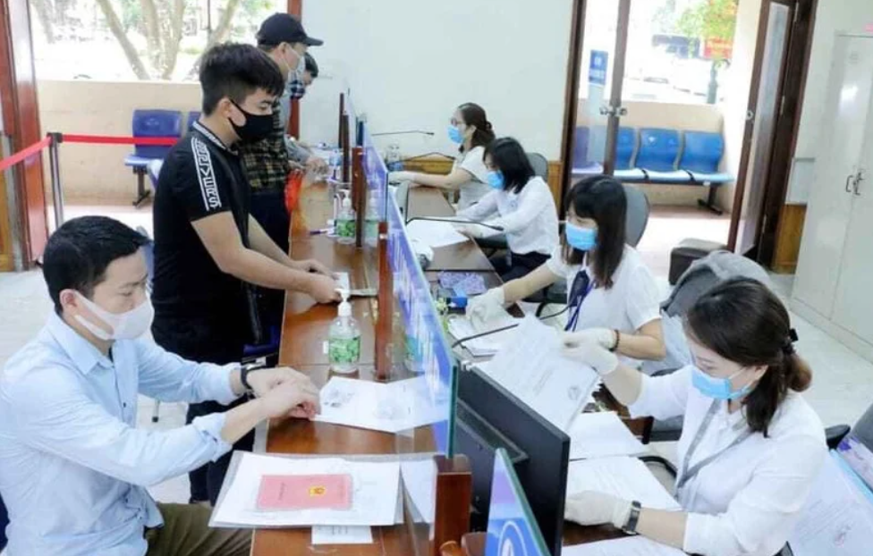 Bộ Nội vụ đề xuất chính sách đổi mới cơ chế quản lý cán bộ, công chức theo vị trí việc làm. Bộ Nội vụ đề xuất chính sách đổi mới cơ chế quản lý cán bộ, công chức theo vị trí việc làm.