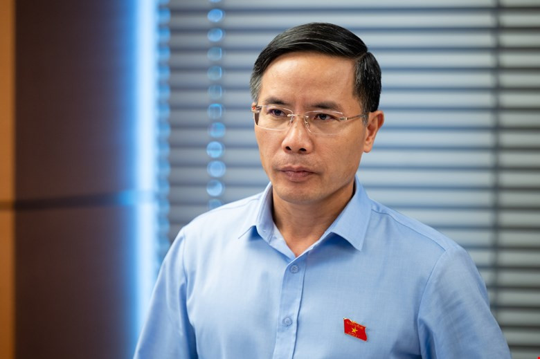 Ông Phạm Đức Ấn chuyển sinh hoạt đến Đoàn đại biểu Quốc hội tỉnh Quảng Ninh. Ông Phạm Đức Ấn chuyển sinh hoạt đến Đoàn đại biểu Quốc hội tỉnh Quảng Ninh.