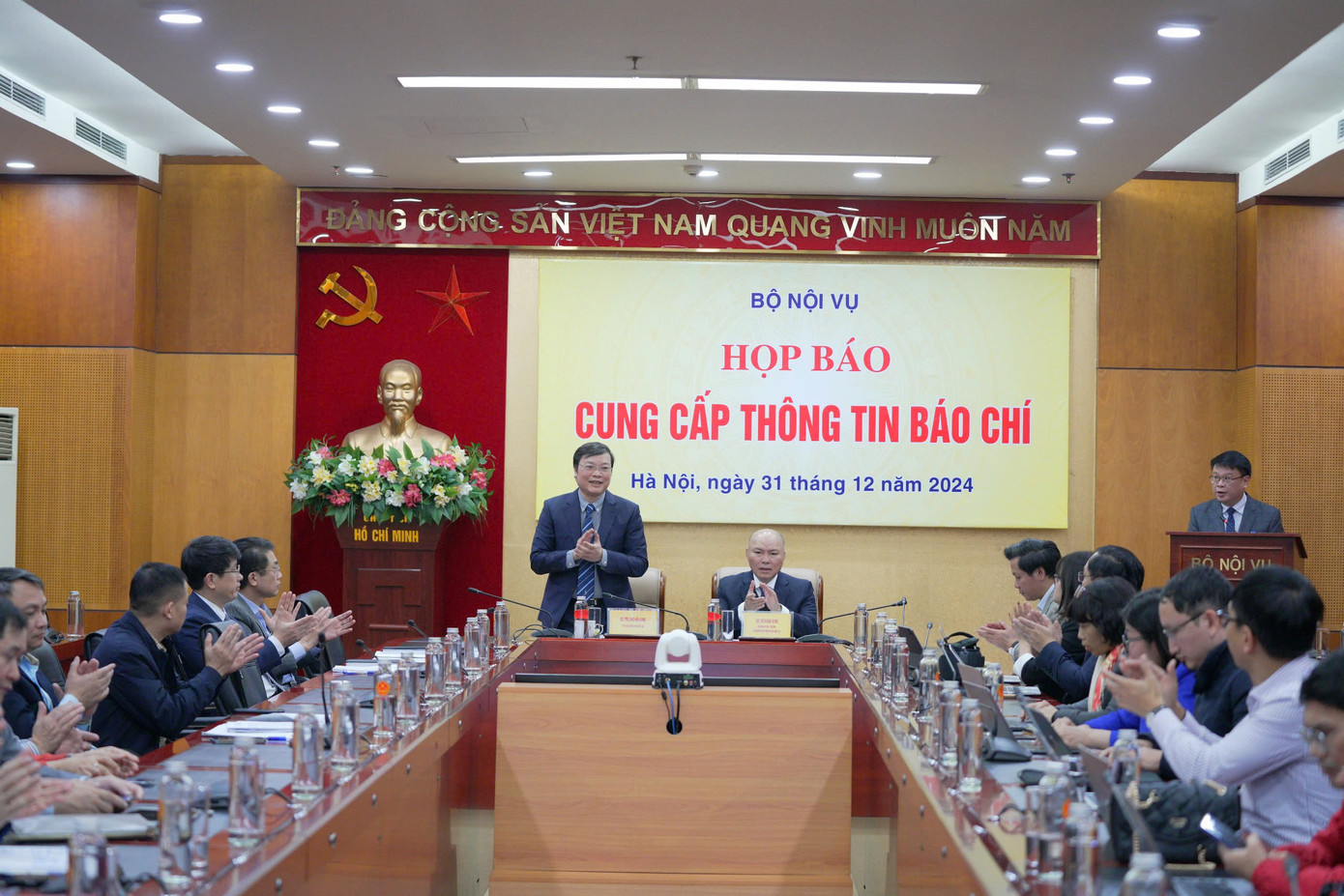 Lãnh đạo Bộ Nội vụ chủ trì họp báo. Ảnh PV Lãnh đạo Bộ Nội vụ chủ trì họp báo. Ảnh PV