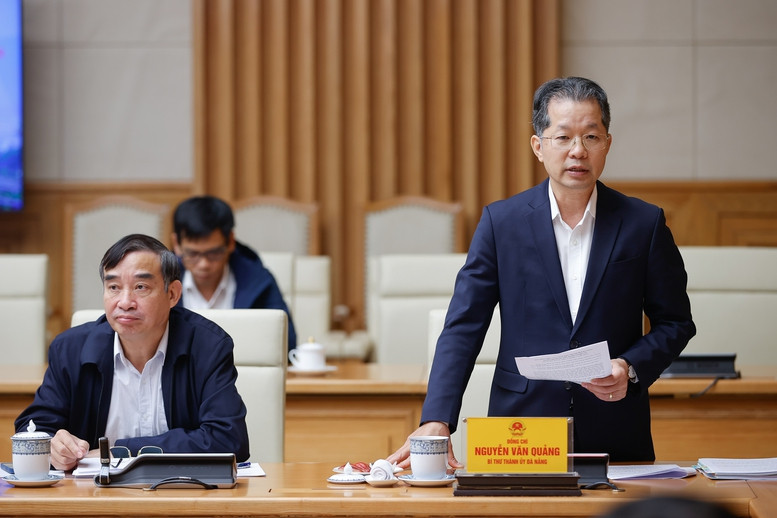 Bí thư Thành ủy Đà Nẵng Nguyễn Văn Quảng phát biểu tại Phiên họp. Ảnh: Nhật Bắc