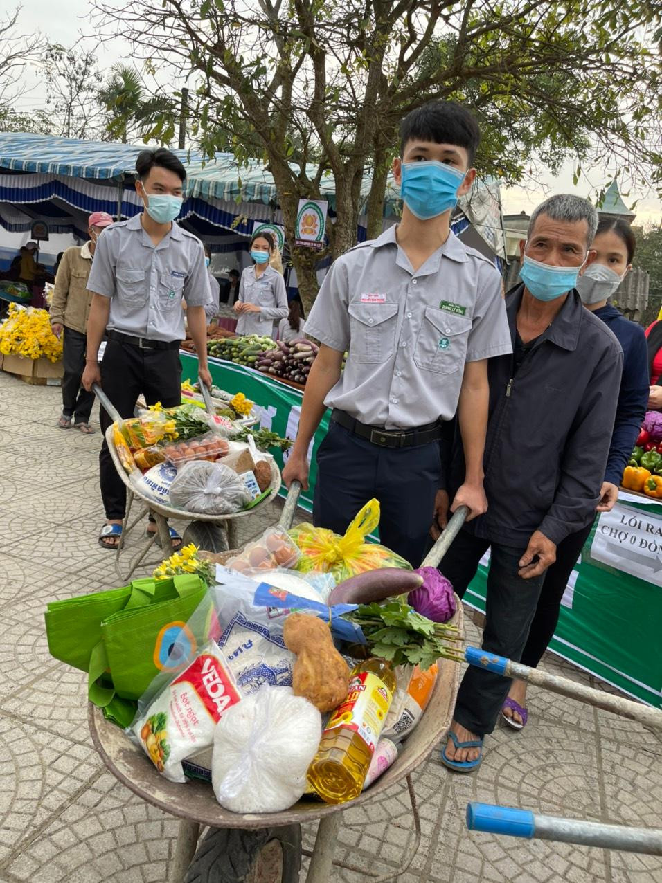 Phiên chợ 0 đồng ở Triệu Thuận. Phiên chợ 0 đồng ở Triệu Thuận.