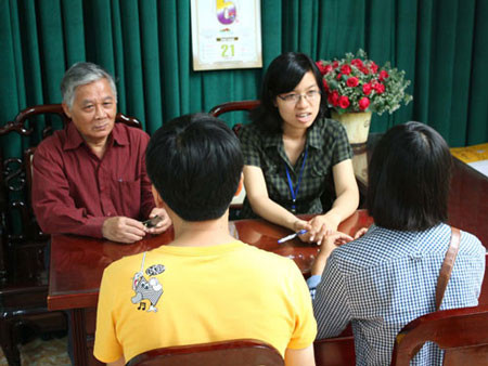 Một buổi phỏng vấnđăng ký kết hôn với người nước ngoài tại Sở Tư pháp TPHCM. 