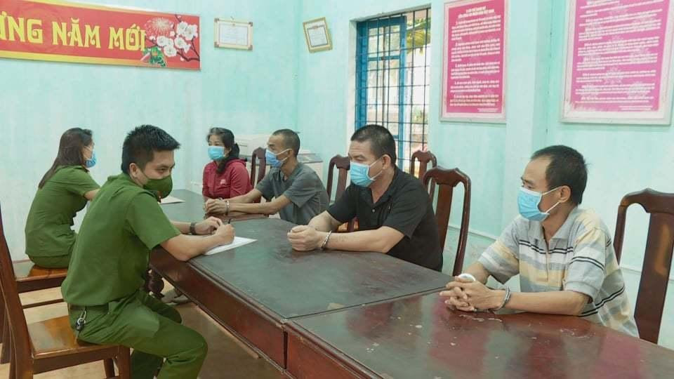 Cơ quan công an làm việc với các đối tượng