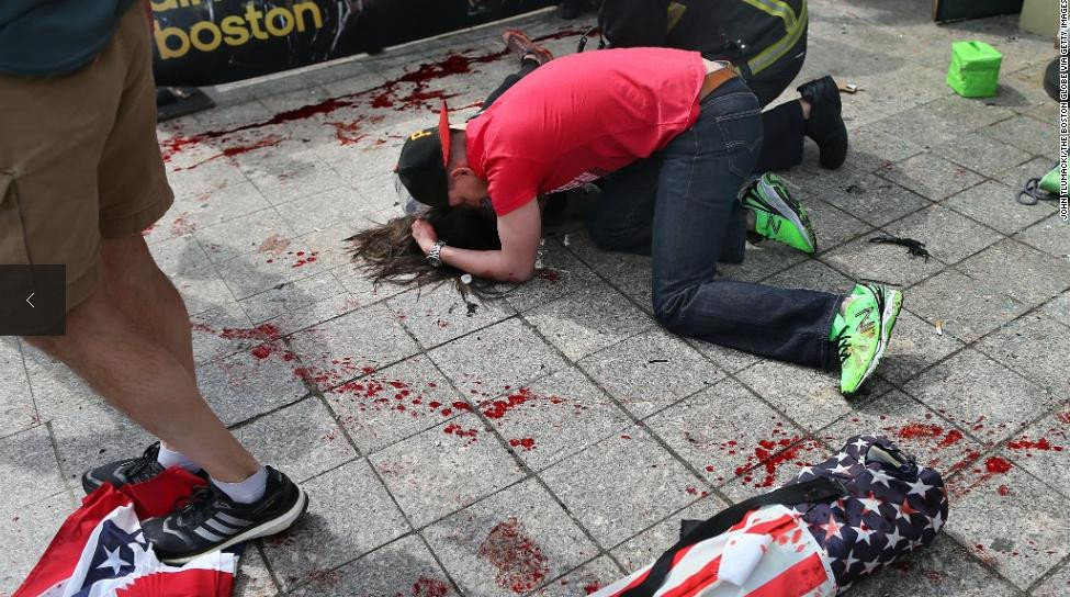 Vụ khủng bố thực sự là nỗi kinh hoàng của người dân thành phố Boston nói riêng và nước Mỹ nói chung . Vụ khủng bố thực sự là nỗi kinh hoàng của người dân thành phố Boston nói riêng và nước Mỹ nói chung