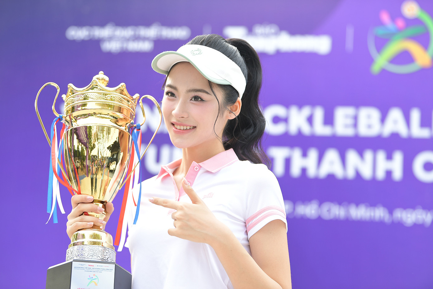 Trong khi đó, Á hậu Vân Nhi - người đã có dịp tập chơi pickleball trước đó, cho rằng, việc tổ chức giải đấu sẽ góp phần lan toả bộ môn tới giới trẻ.