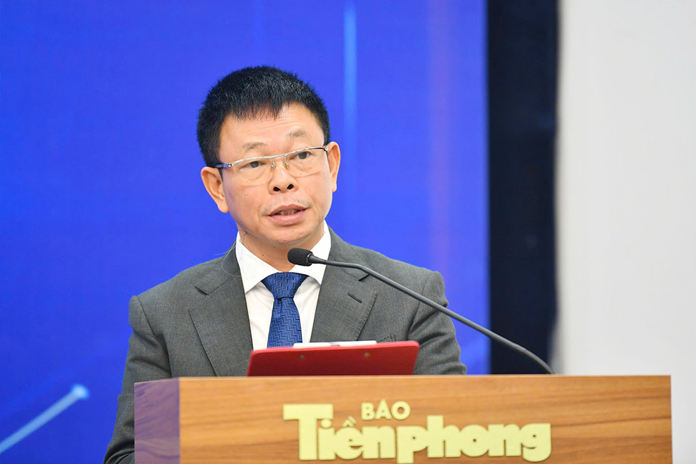 Nhà báo Phùng Công Sưởng - Tổng Biên tập Báo Tiền Phong, Giám đốc Quỹ Hỗ trợ Tài năng trẻ Việt Nam, phát biểu khai mạc chương trình.