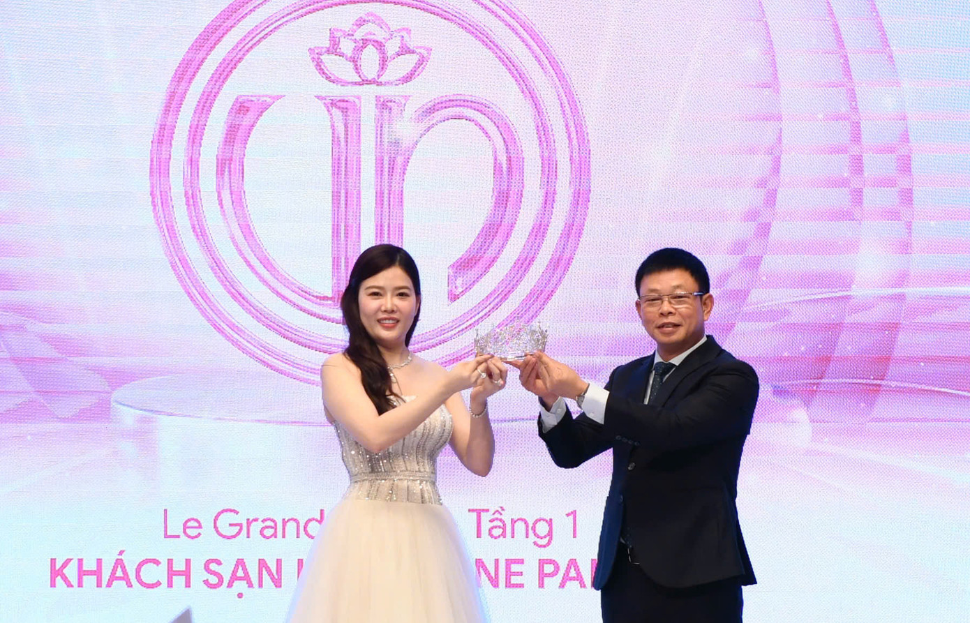 Công bố vương miện cuộc thi 'Hoa hậu Việt Nam' 2024.