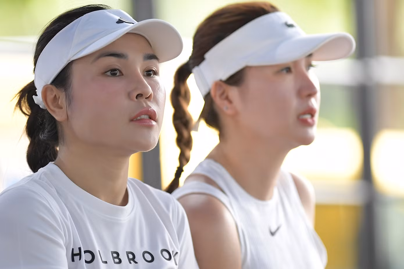 Các vận động viên rạng ngời trên khán đài.