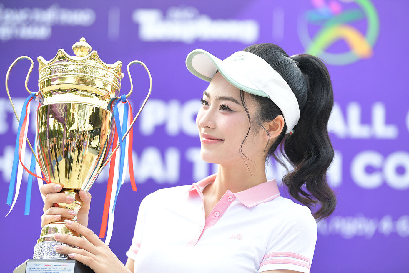 Trong khi đó, Á hậu Vân Nhi - người đã có dịp tập chơi pickleball trước đó, cho rằng, việc tổ chức giải đấu sẽ góp phần lan toả bộ môn tới giới trẻ.