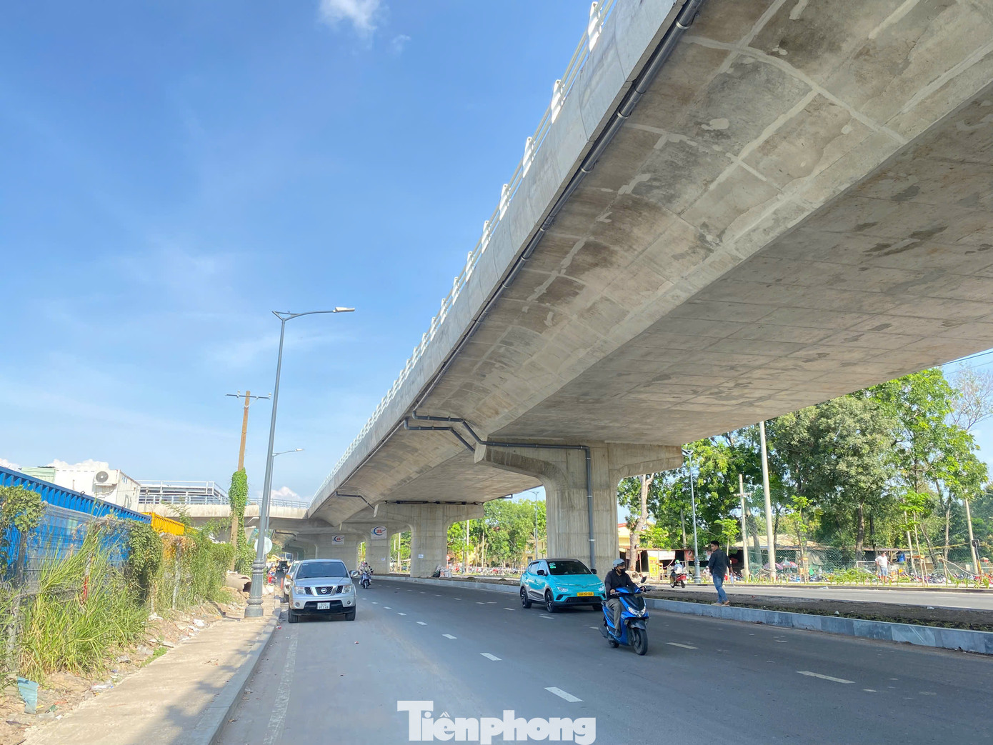 Phần cầu cạn phía trước nhà ga T3.