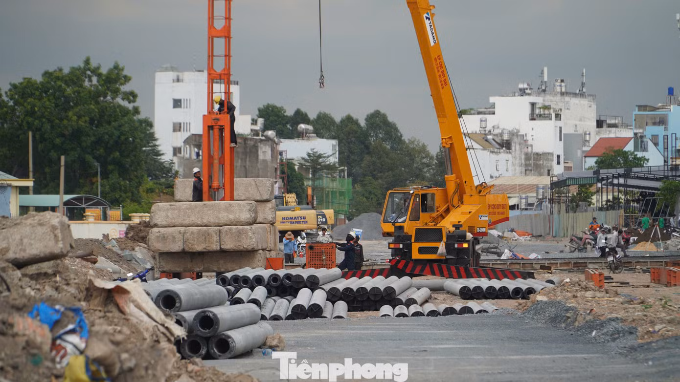 “Dự kiến sẽ thông xe đưa vào khai thác toàn tuyến đường nối Trần Quốc Hoàn - Cộng Hòa vào tháng 4. Đảm bảo đồng bộ với việc nhà ga T3 - Cảng HKQT Tân Sơn Nhất đưa vào khai thác vận hành dịp 30/4 năm nay”- đại diện Ban Giao thông TPHCM thông tin.