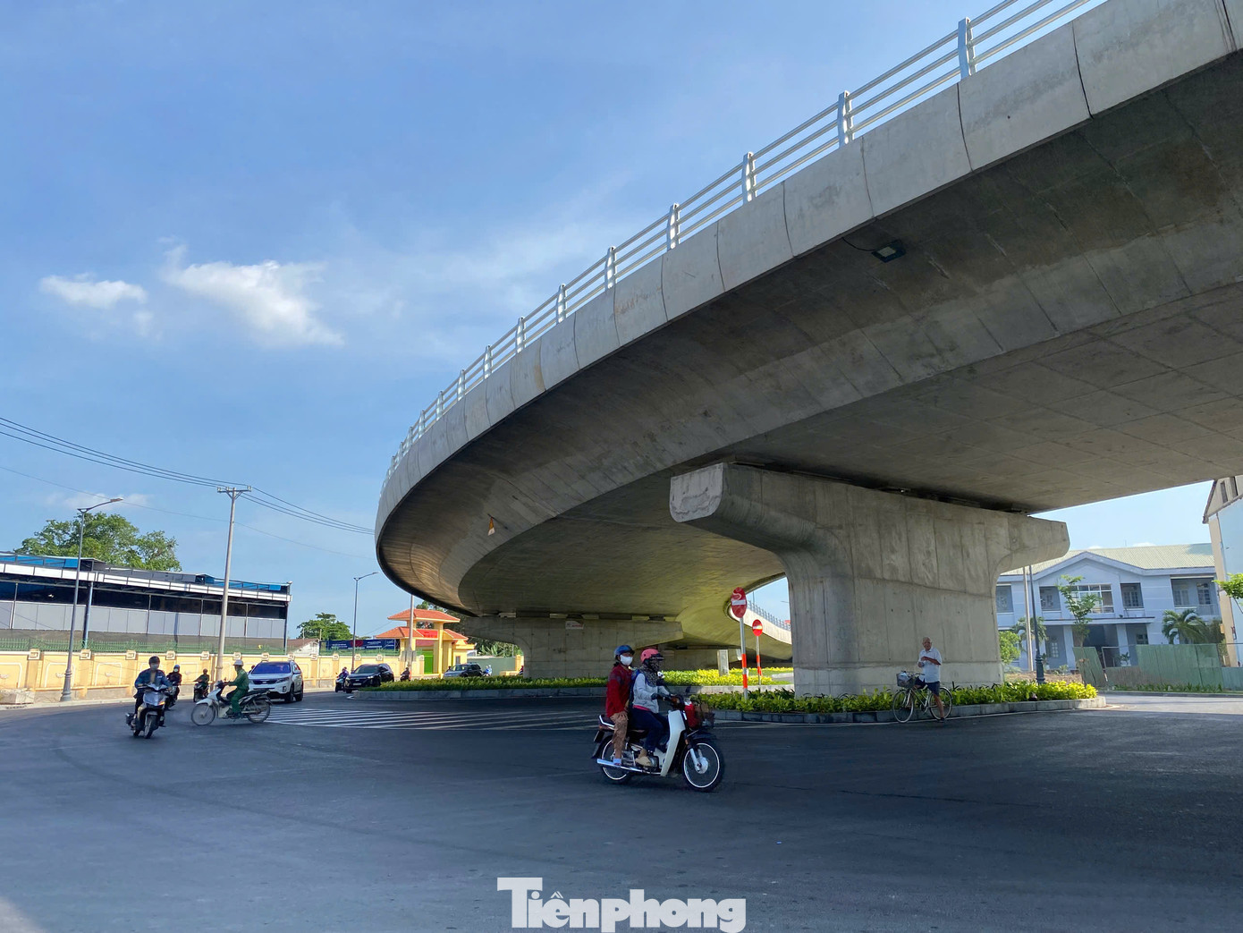 Tính đến nay, đoạn đường nối dài 1,25 km (từ hầm chui đường Phan Thúc Duyện đến đường Hoàng Hoa Thám) đã hoàn thành và được đưa vào khai thác.