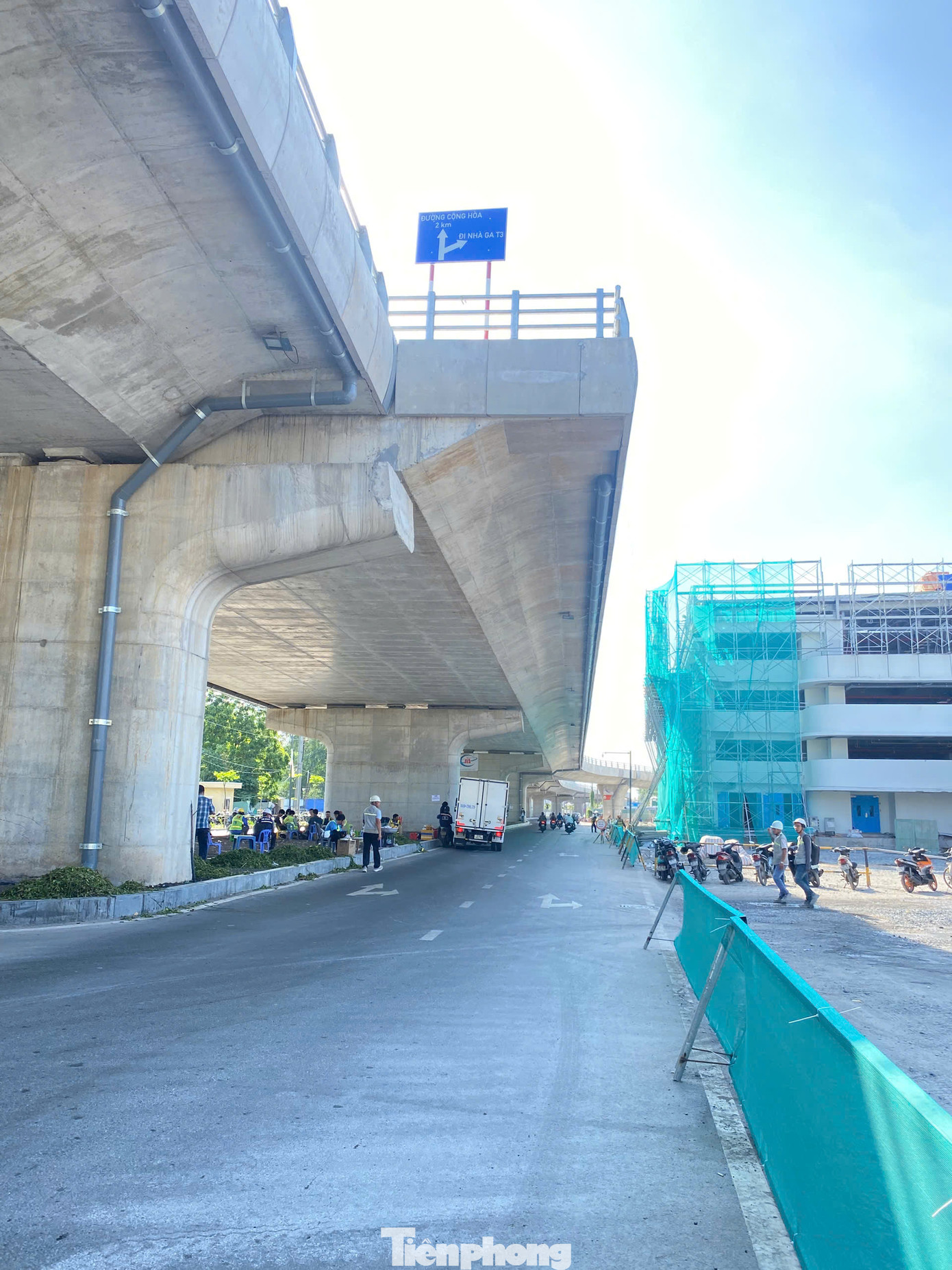 Dự án đường nối Trần Quốc Hoàn - Cộng Hòa (quận Tân Bình, TPHCM) là công trình giao thông trọng điểm kết nối với nhà ga T3 - Cảng HKQT Tân Sơn Nhất.