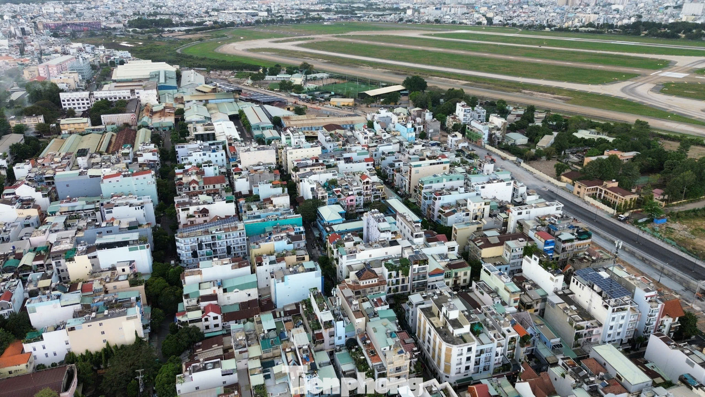 Hiện phần còn lại của tuyến đường nối Trần Quốc Hoàn - Cộng Hòa (từ đường Hoàng Hoa Thám đến đường Trường Chinh) đang được khẩn trương thi công.