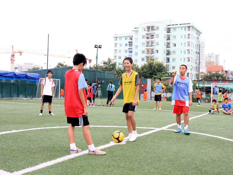 Sau đó, tham gia trực tiếp vào các trận đấu. Sau đó, tham gia trực tiếp vào các trận đấu