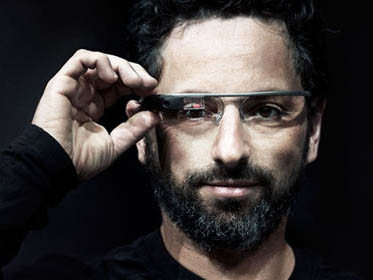 Đồng sáng lập Google, Sergey Brin mang kính Google Glass. Ảnh: David Paul Morris/Bloomberg. Đồng sáng lập Google, Sergey Brin mang kính Google Glass. Ảnh: David Paul Morris/Bloomberg