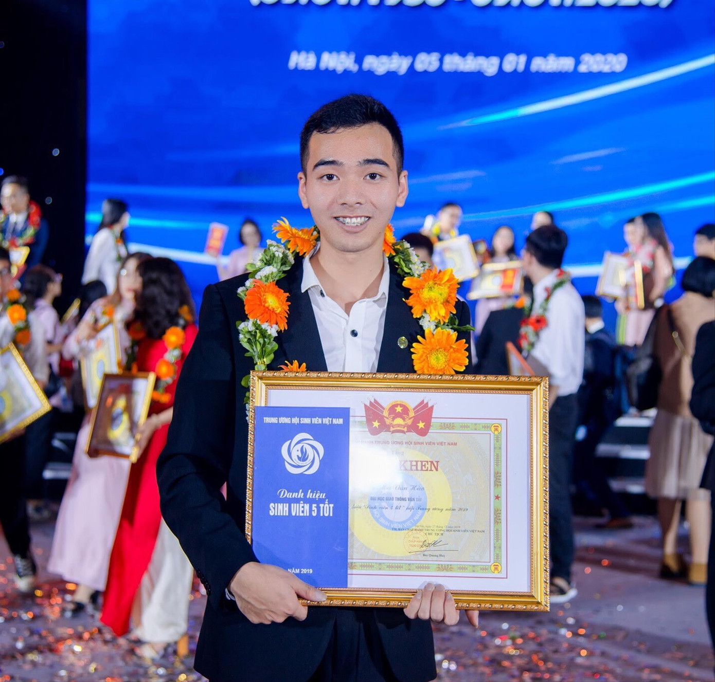 Quay clip cuộc sống núi rừng, 'sơn nữ' Bana ở Bình Định bất ngờ nổi tiếng ảnh 7