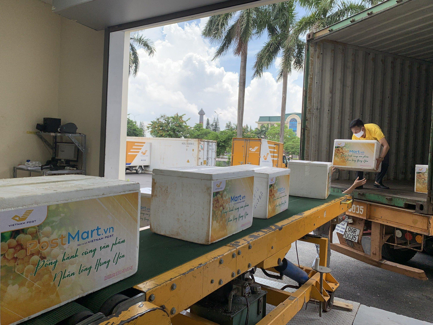 Bưu điện Việt Nam tối ưu hóa mọi quy trình hoạt động để chuyển phát nhanh chóng, an toàn các đơn hàng trên sàn TMĐT Postmart.vn Bưu điện Việt Nam tối ưu hóa mọi quy trình hoạt động để chuyển phát nhanh chóng, an toàn các đơn hàng trên sàn TMĐT Postmart.vn