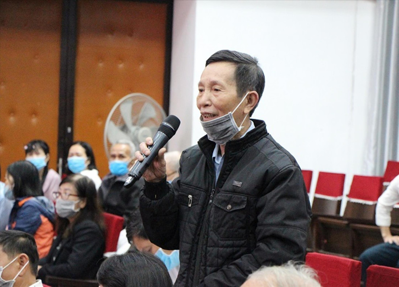 Đối thoại với chính quyền, người dân thật sự phấn khởi, ấm lòng trước khung chính sách mới “vì dân” liên quan Đề án di dân Kinh thành Huế Đối thoại với chính quyền, người dân thật sự phấn khởi, ấm lòng trước khung chính sách mới “vì dân” liên quan Đề án di dân Kinh thành Huế