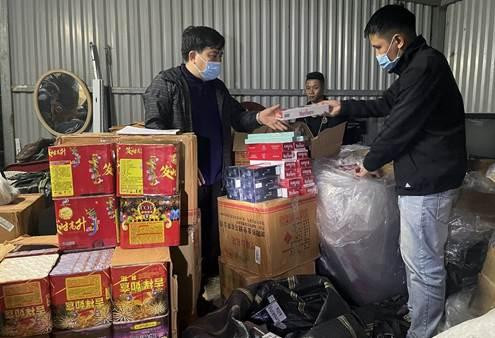 Công an tỉnh Lào Cai phát hiện nửa tấn pháo hoa nhập lậu