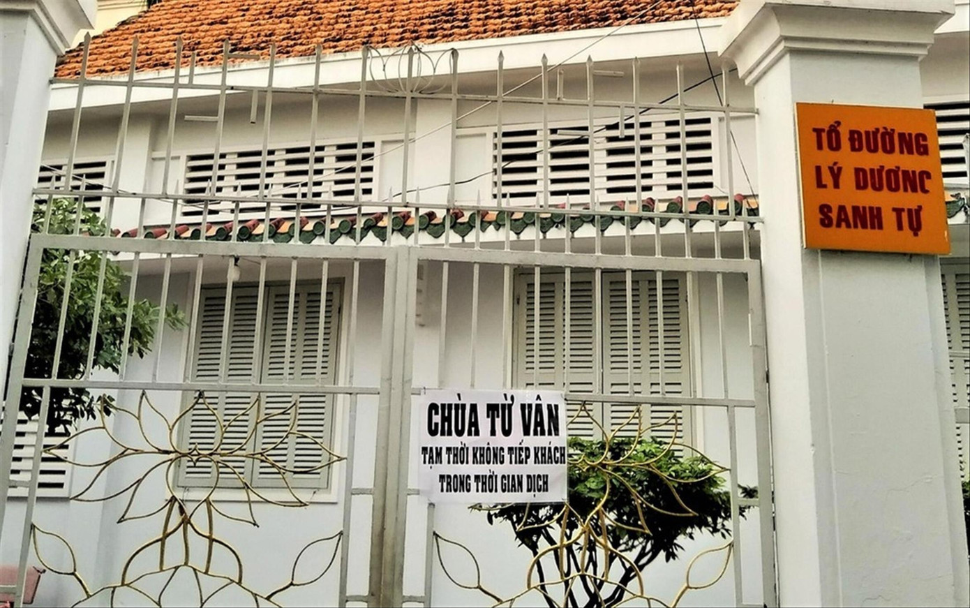 Các ngôi chùa tại TPHCM đều đang đóng cửa phòng chống đại dịch. Ảnh: T.N.A Các ngôi chùa tại TPHCM đều đang đóng cửa phòng chống đại dịch. Ảnh: T.N.A