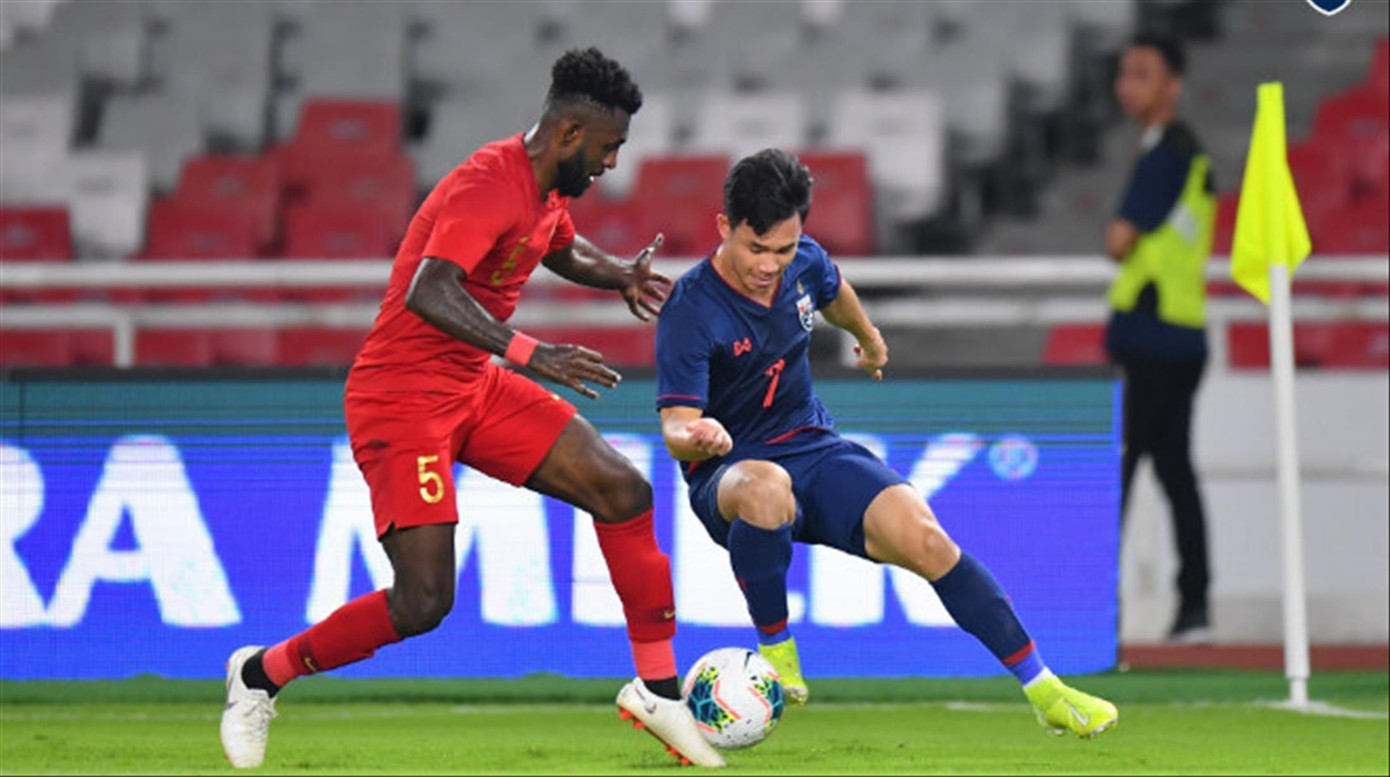 Indonesia (phải) rất muốn phá dớp chưa từng giành chức vô địch AFF Cup