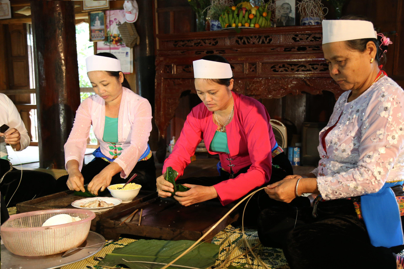 Người Mường ở xã Nhân Nghĩa làm bánh ăn Tết Độc lập Người Mường ở xã Nhân Nghĩa làm bánh ăn Tết Độc lập