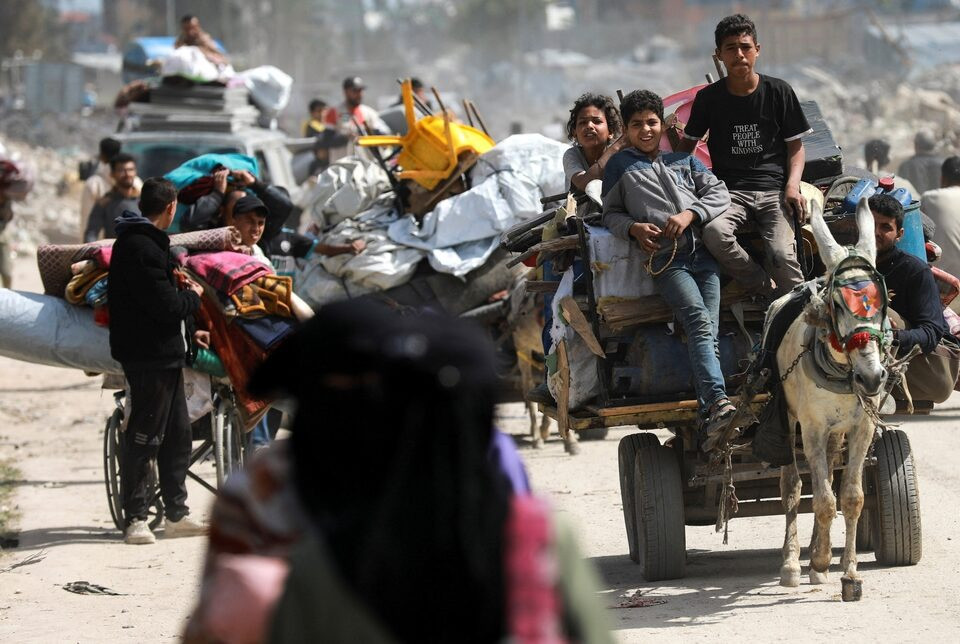 Người dân Dải Gaza sơ tán trước khi Israel nối lại các hoạt động quân sự trên bộ. (Ảnh: Reuters) Người dân Dải Gaza sơ tán trước khi Israel nối lại các hoạt động quân sự trên bộ. (Ảnh: Reuters)