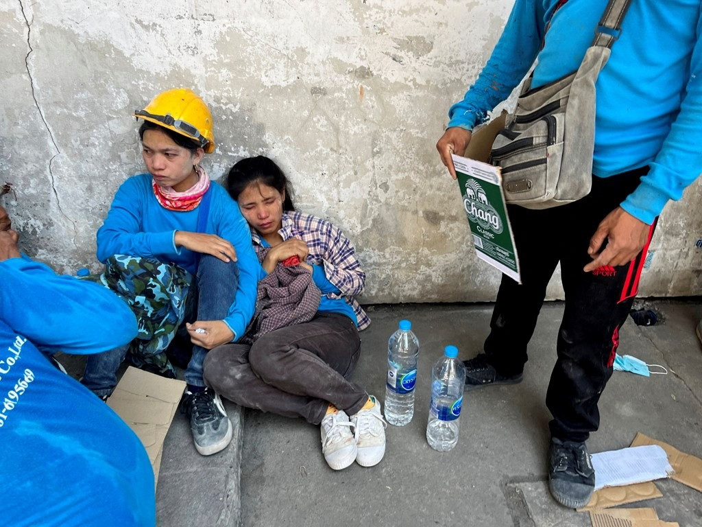 Hiện trường vụ sập nhà ở Bangkok. (Ảnh: AP)