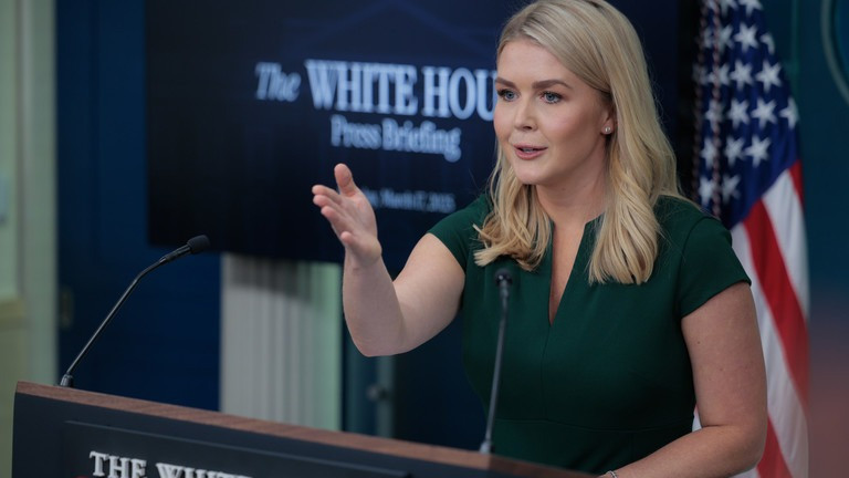 Thư ký báo chí Nhà Trắng Karoline Leavitt. (Ảnh: Getty Images) Thư ký báo chí Nhà Trắng Karoline Leavitt. (Ảnh: Getty Images)