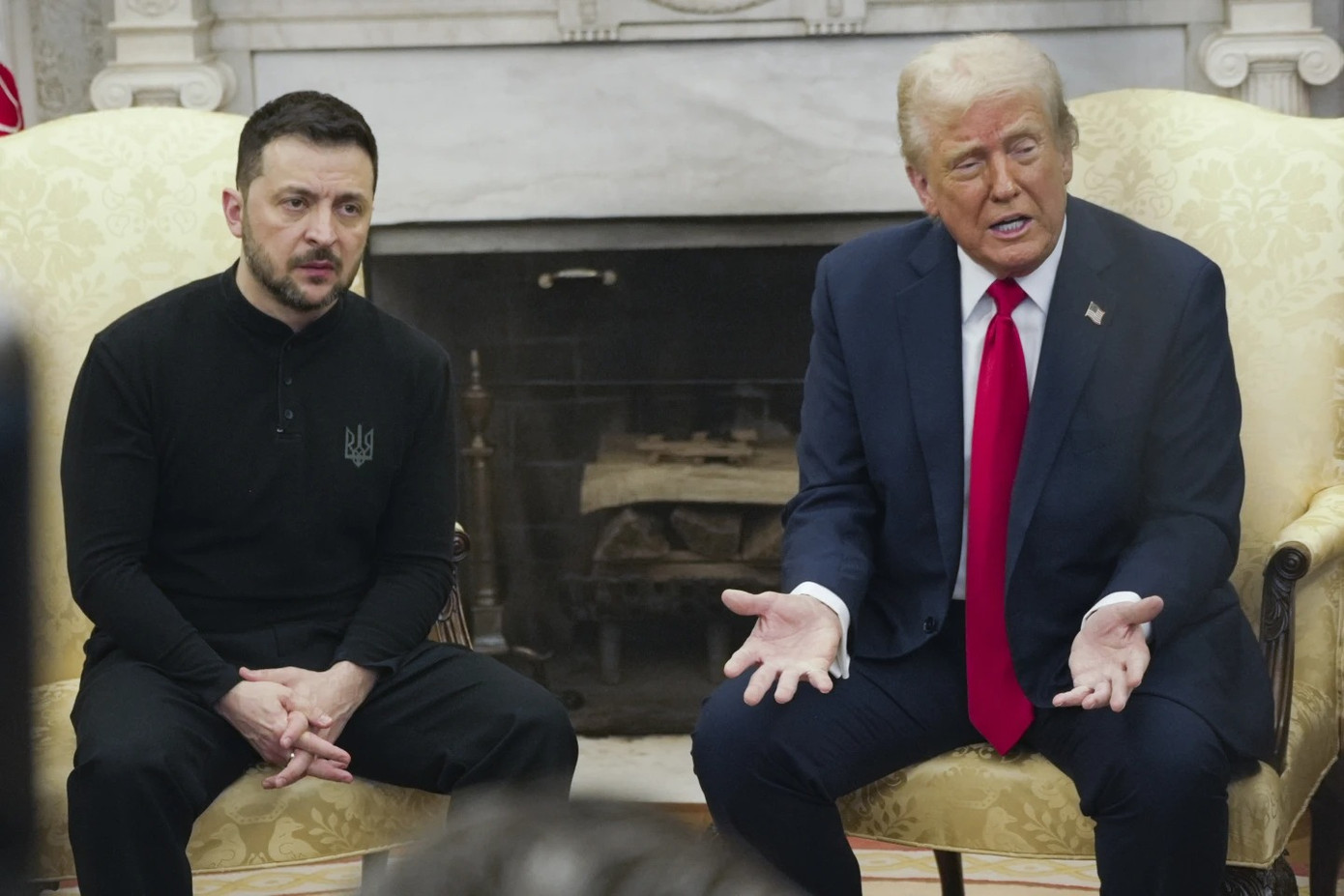 Ông Trump và ông Zelensky có cuộc trao đổi căng thẳng tại Nhà Trắng. (Ảnh: AP) Ông Trump và ông Zelensky có cuộc trao đổi căng thẳng tại Nhà Trắng. (Ảnh: AP)