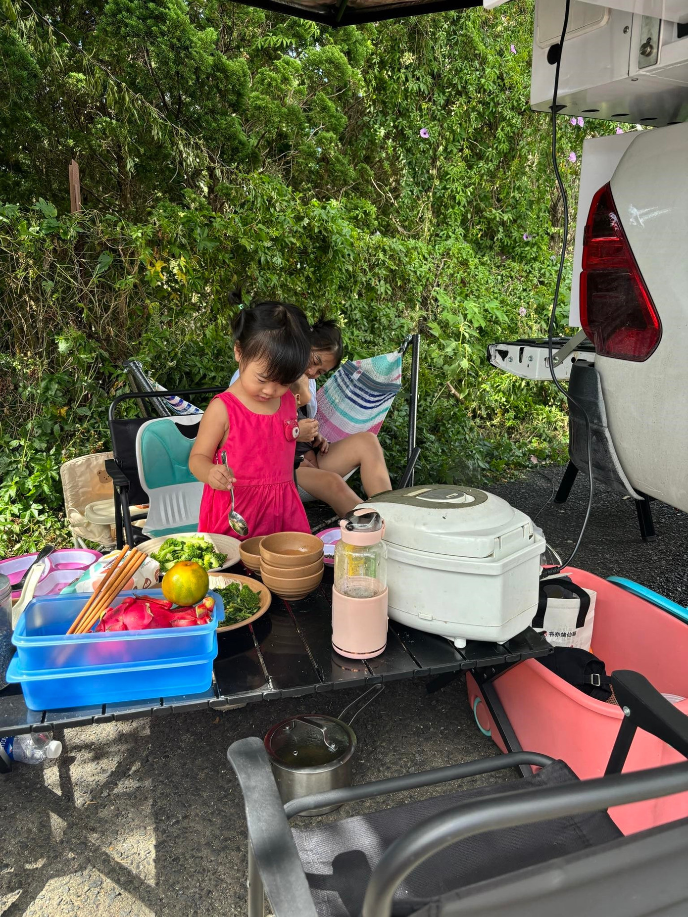 Những bữa ăn "dã chiến" của gia đình trên hành trình du lịch Những bữa ăn "dã chiến" của gia đình trên hành trình du lịch