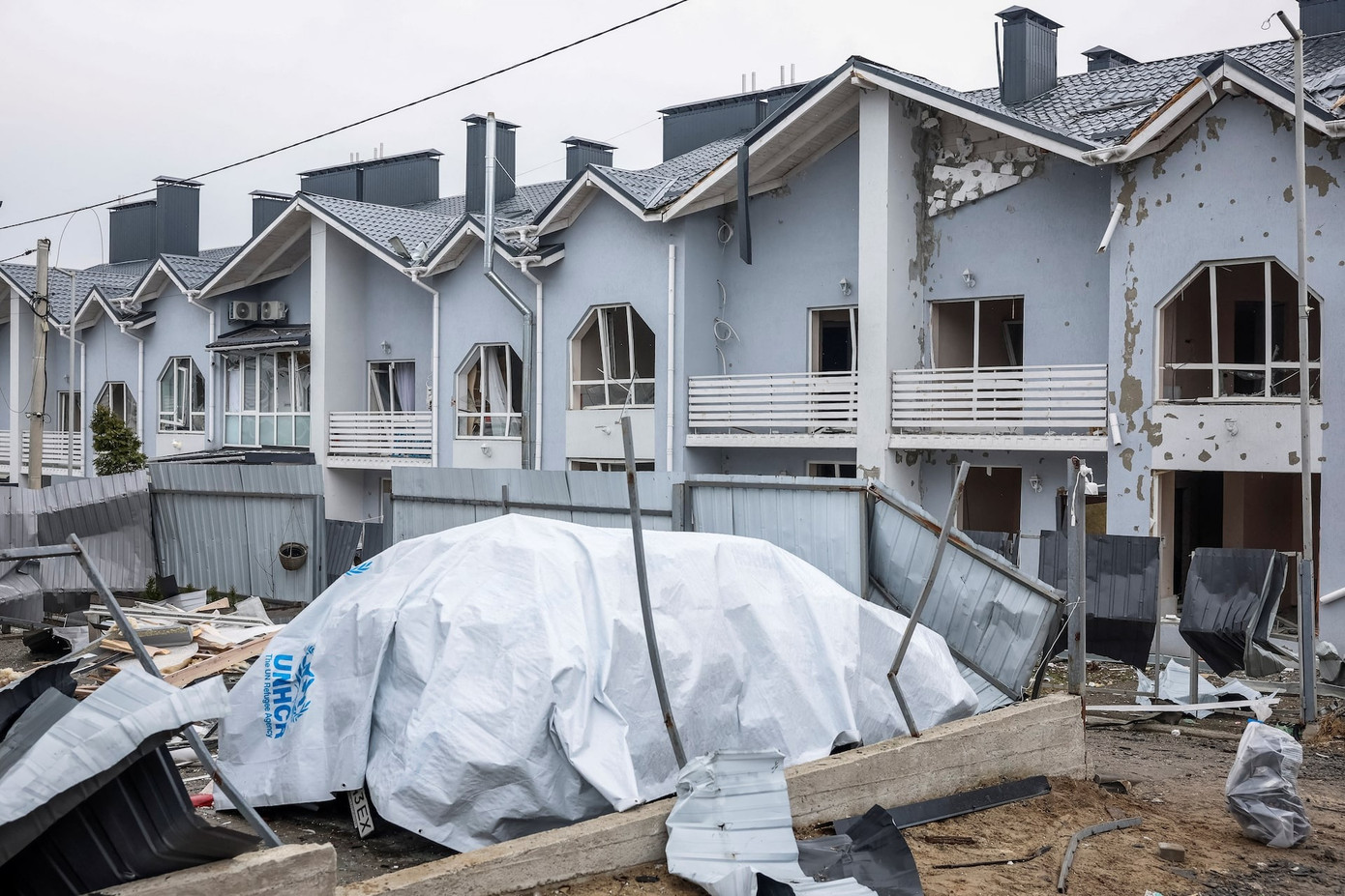 Một số công trình ở Ukraine bị hư hại sau cuộc không kích ngày 19/3 của Nga. (Ảnh: Reuters) Một số công trình ở Ukraine bị hư hại sau cuộc không kích ngày 19/3 của Nga. (Ảnh: Reuters)