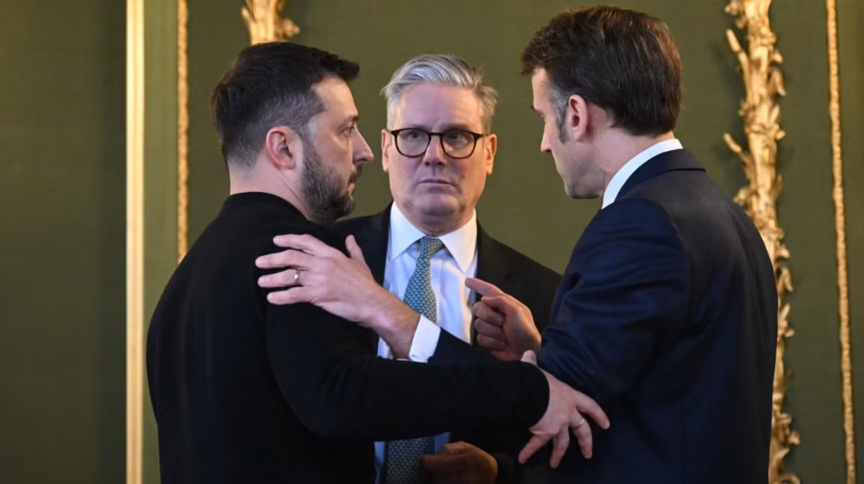 Tổng thống Ukraine Volodymyr Zelensky, Thủ tướng Anh Keir Starmer và Tổng thống Pháp Emmanuel Macron. (Ảnh: PA) Tổng thống Ukraine Volodymyr Zelensky, Thủ tướng Anh Keir Starmer và Tổng thống Pháp Emmanuel Macron. (Ảnh: PA)