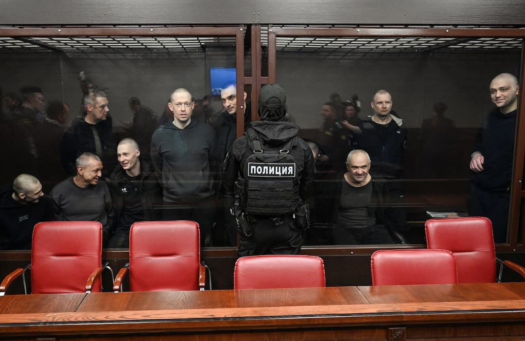 Các thành viên tiểu đoàn Azov hầu tòa tại Rostov-On-Don (Nga) ngày 26/3. (Ảnh: Reuters) Các thành viên tiểu đoàn Azov hầu tòa tại Rostov-On-Don (Nga) ngày 26/3. (Ảnh: Reuters)