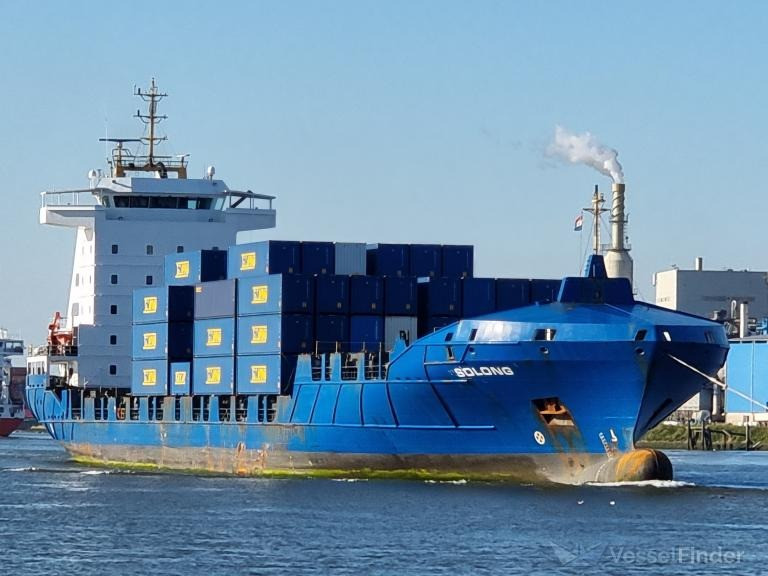 Tàu container Solong. (Ảnh: The Sun)