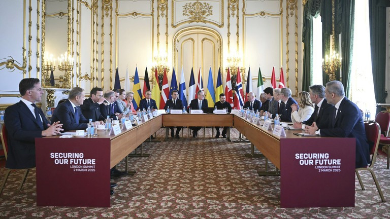 Toàn cảnh cuộc họp tại London, ngày 2/3. (Ảnh: AP) Toàn cảnh cuộc họp tại London, ngày 2/3. (Ảnh: AP)