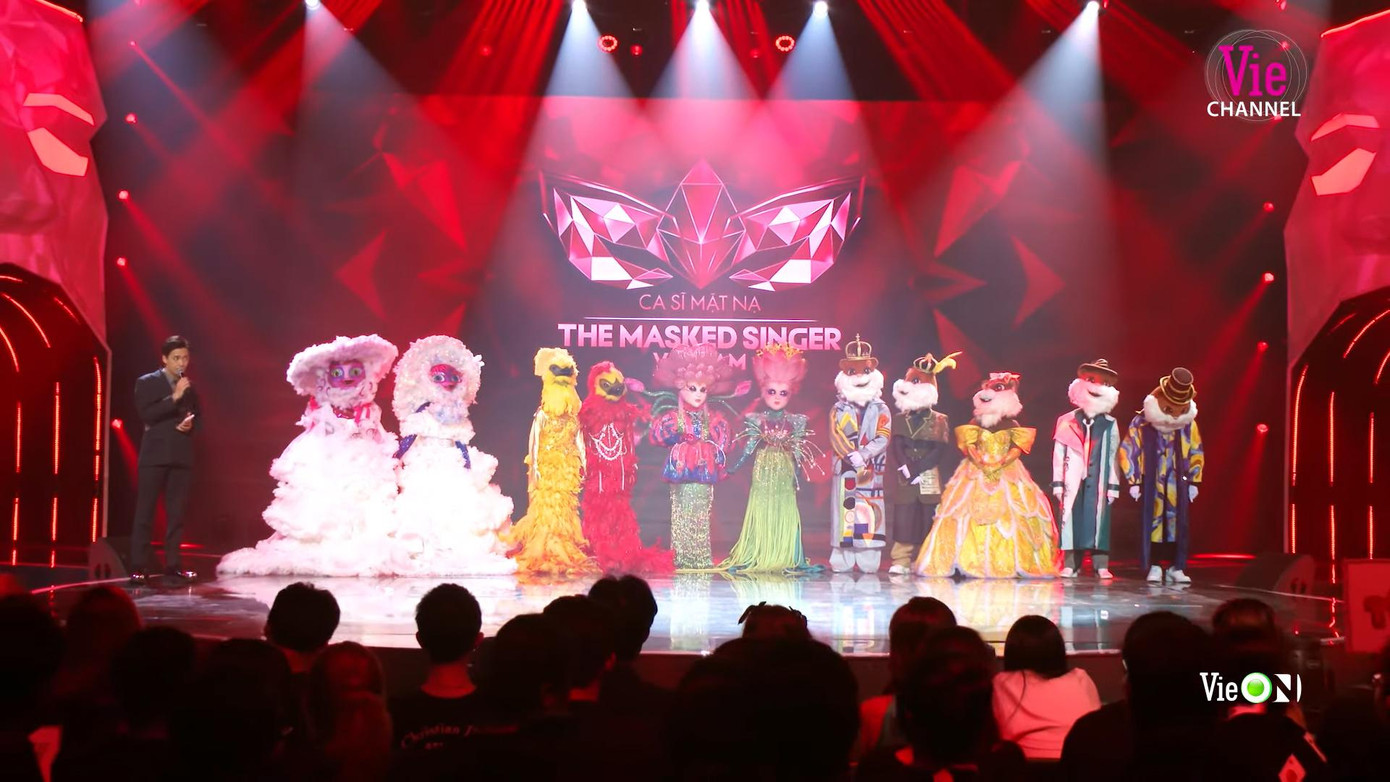 Đáp ứng sự tò mò háo hức của khán giả, sẽ có rất nhiều màn lột mặt nạ trong đêm diễn cuối. Đáp ứng sự tò mò háo hức của khán giả, sẽ có rất nhiều màn lột mặt nạ trong đêm diễn cuối.