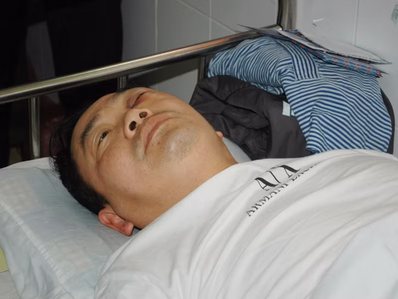 Trung tá Nguyễn Đức Chung vẫn đang phải nằm đều trị tại bệnh viện 19-8