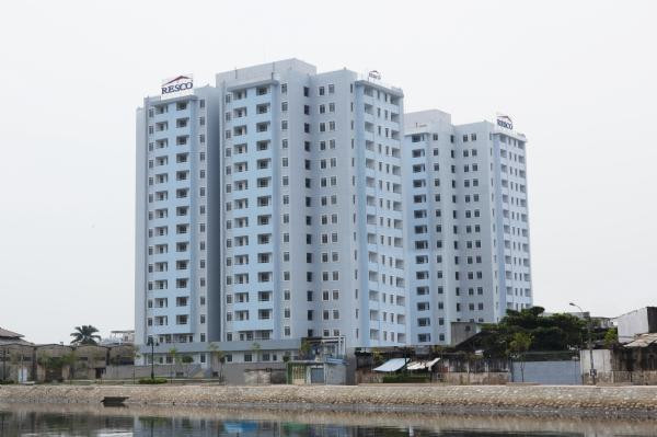 TCT Địa ốc Sài Gòn có khu đất số 481 Bến Ba Đình Phường 9, Quận 8 xây dựng hoàn thành chung cư từ năm 2010, đến nay còn 242/350 căn hộ để trống làm giảm hiệu quả sử dụng vốn. TCT Địa ốc Sài Gòn có khu đất số 481 Bến Ba Đình Phường 9, Quận 8 xây dựng hoàn thành chung cư từ năm 2010, đến nay còn 242/350 căn hộ để trống làm giảm hiệu quả sử dụng vốn.