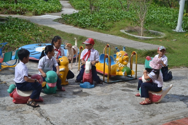 Lớp học cũng có nhiều đồ chơi để học sinh vui chơi trong giờ giải lao 