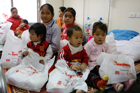 Các bệnh nhi ở Viện huyết học & Truyền máu Trung ương. Ảnh: Hồng Vĩnh Các bệnh nhi ở Viện huyết học & Truyền máu Trung ương