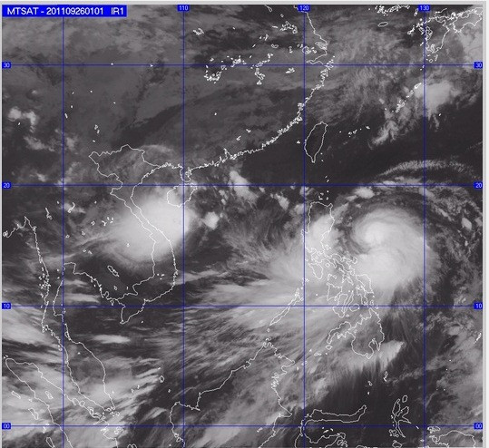 Ảnh vệ tinh vị trí cơn bão Haitang và Nesat. Ảnh: Trung tâm Dự báo Khí tượng Thuỷ văn Trung ương