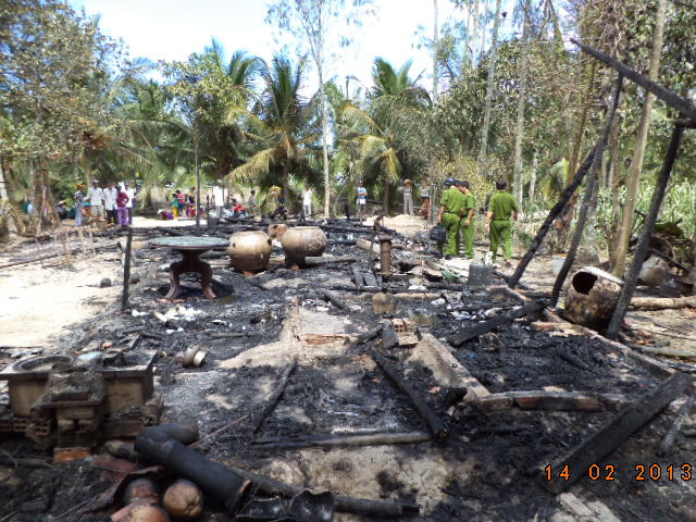 Ngôi nhà bị cháy sạch