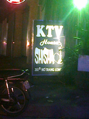 Bộ bàn đèn phổ biến dùng để hút Shisha