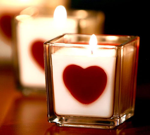 Những hình trái tim ngộ nghĩnh đáng yêu Những ngọn nến tình yêu cho không gian thêm lãng mạn Khung ảnh tình yêu Và còn rất nhiều rất nhiều cách để bạn thể hiện tình yêu với người ấy!