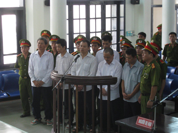 Các bị cáo tại phiên sơ thẩm. Ảnh: Bảo Thắng