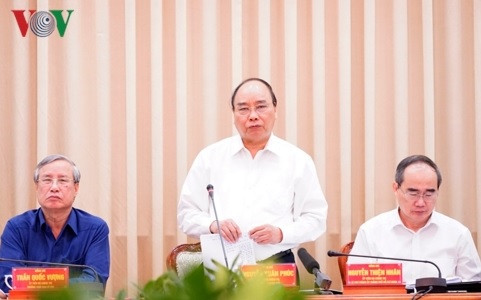 Thủ tướng: Phải cùng 'xắn tay áo' đưa TPHCM sánh ngang các TP ở châu Á ảnh 1
