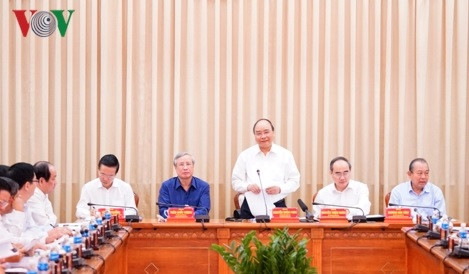 Thủ tướng: Phải cùng 'xắn tay áo' đưa TPHCM sánh ngang các TP ở châu Á ảnh 2